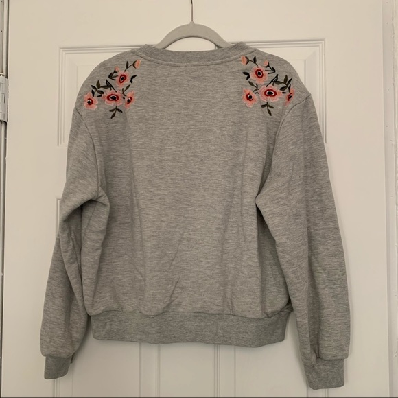 Floral Embroidered Crewneck | M - Picture 5 of 5